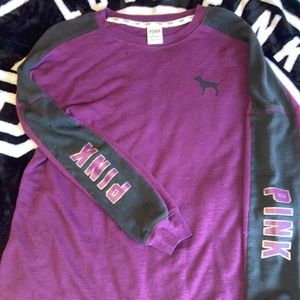 PINK Victoria’s Secret over sized crew XS 📬SEND ANY OFFER 🖋